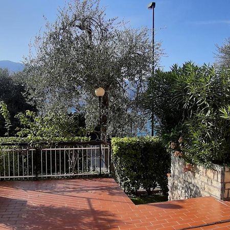 Villa Sul Lago Con Pontile Privato A Brenzone Sul Garda - Unique And Exclusive Luaran gambar