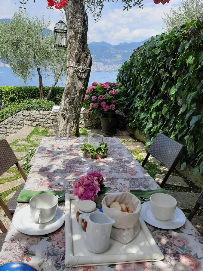 Villa Sul Lago Con Pontile Privato A Brenzone Sul Garda - Unique And Exclusive Luaran gambar