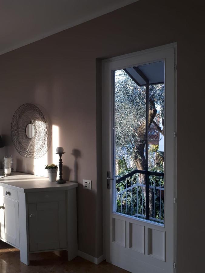 Villa Sul Lago Con Pontile Privato A Brenzone Sul Garda - Unique And Exclusive Luaran gambar