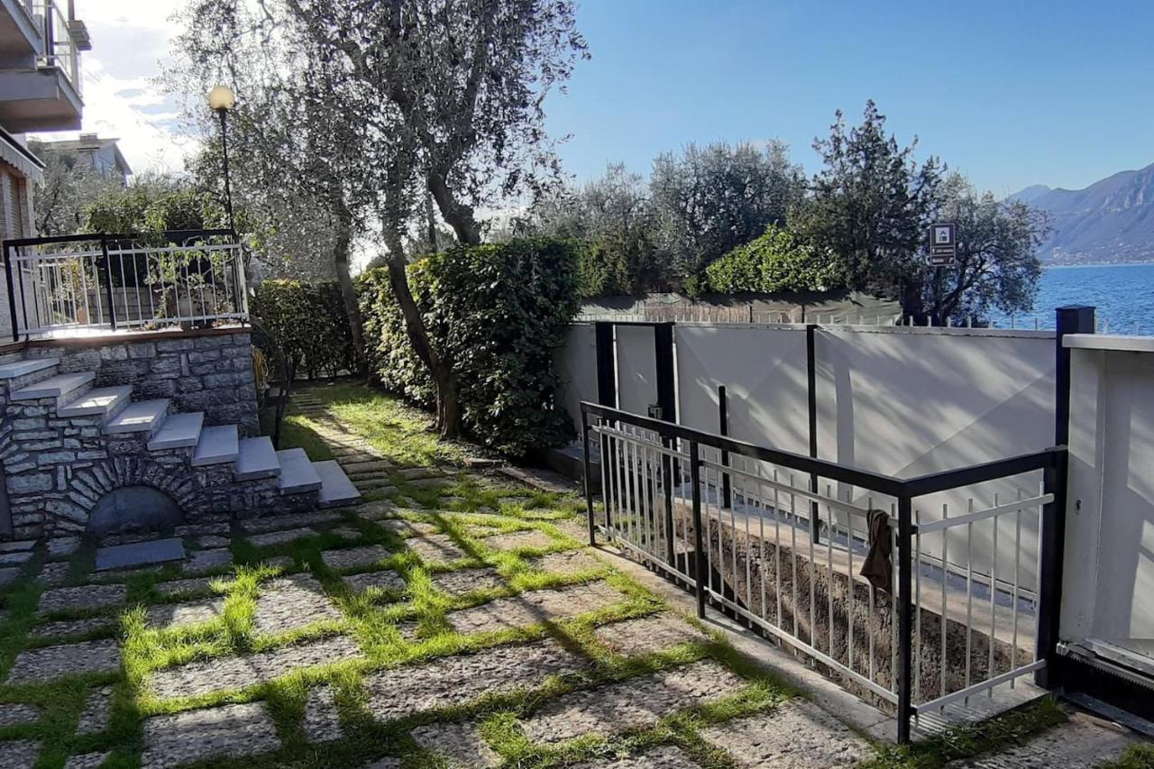 Villa Sul Lago Con Pontile Privato A Brenzone Sul Garda - Unique And Exclusive Luaran gambar
