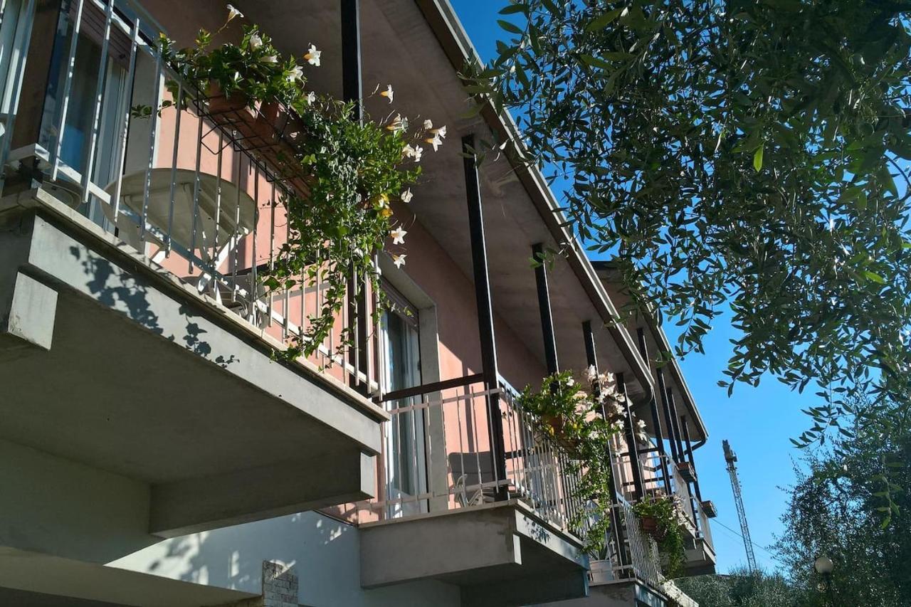 Villa Sul Lago Con Pontile Privato A Brenzone Sul Garda - Unique And Exclusive Luaran gambar