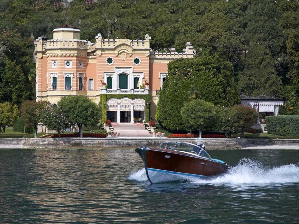 Villa Sul Lago Con Pontile Privato A Brenzone Sul Garda - Unique And Exclusive Luaran gambar
